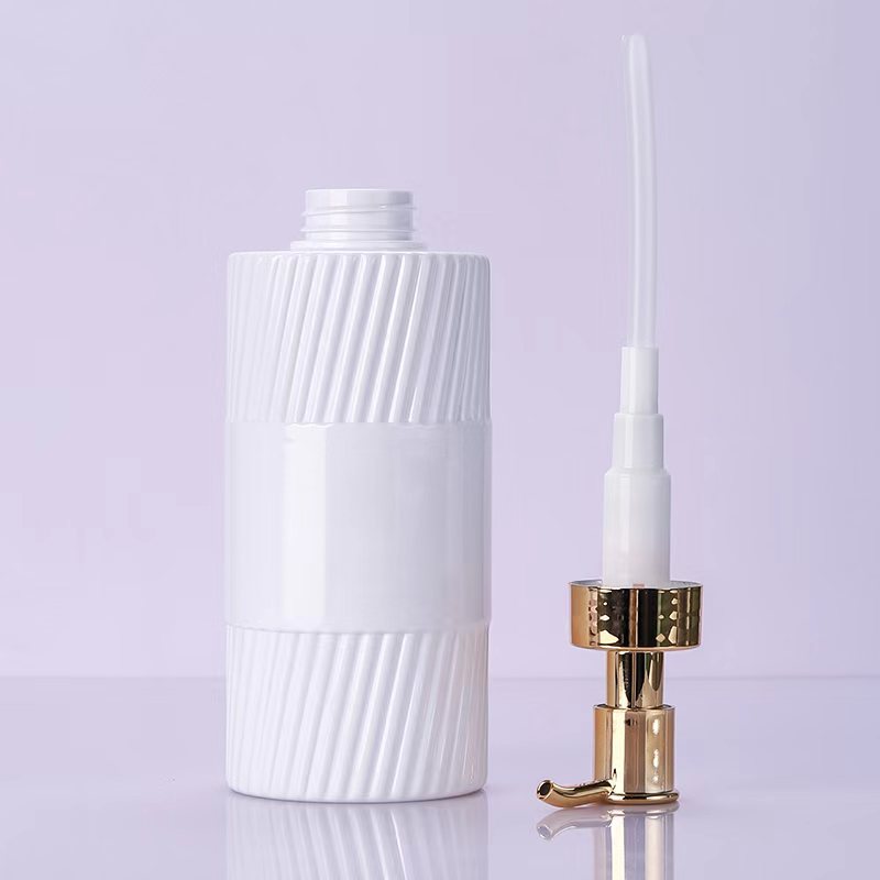 Mesra alam 500ml bahu rata syampu bas botol putih putih jalur hitam menekan pembungkusan emulsi pam plastik untuk kegunaan losyen Mesra alam 500ml bahu rata syampu bas botol putih putih jalur hitam menekan pembungkusan emulsi pam plastik untuk kegunaan losyen